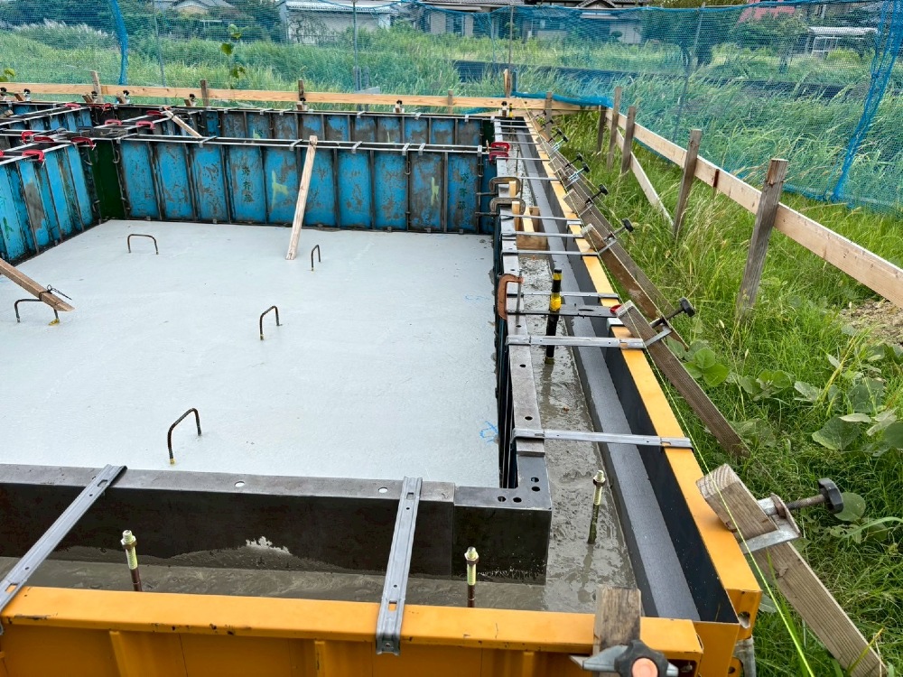 『立上り打設』