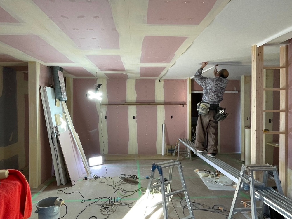 『クロス工事』